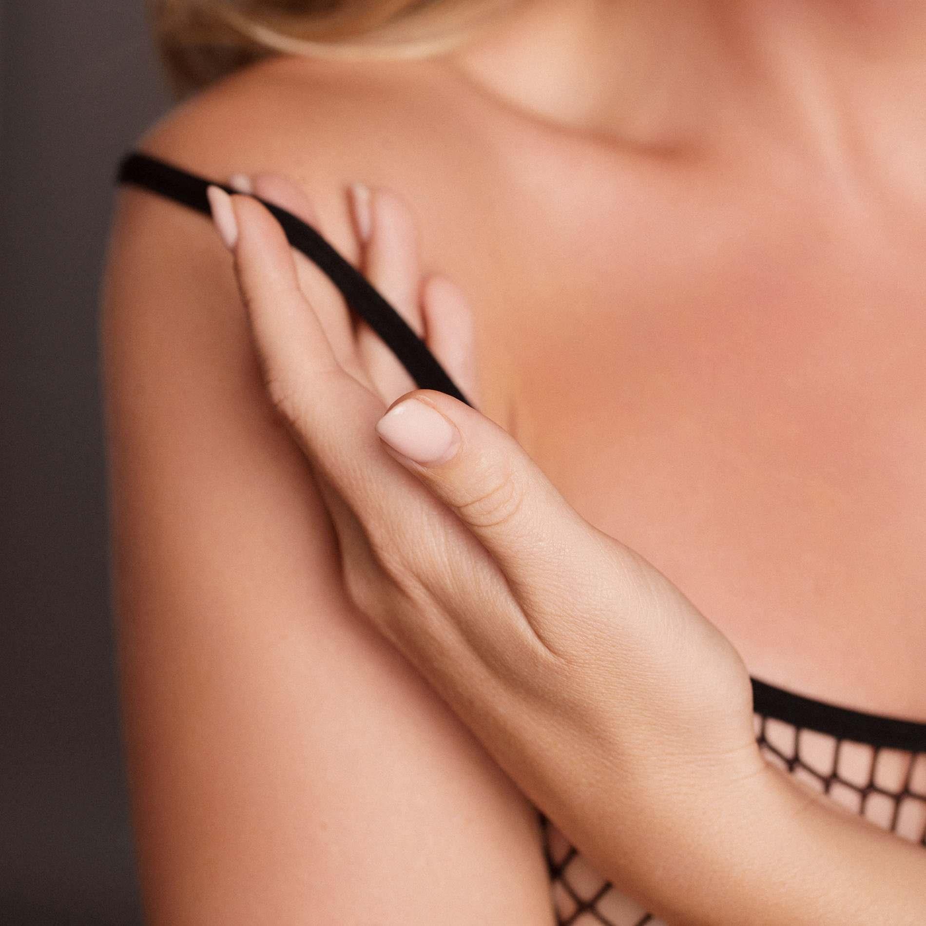 Short Dress With Fishnet Structure And Spaghetti Straps – erotiška mini suknelė (vienas dydis) - Image 9